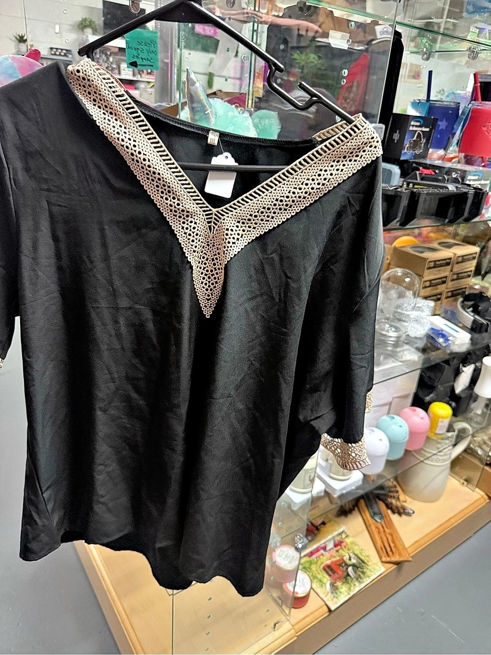 Black & Gold Embellished Tunic Size XXL Like New